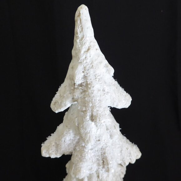 NEW 18” SNOW COVERED CHRISTMAS WINTER FOREST PINE TREE RESIN DECORATION - Picture 4 of 10